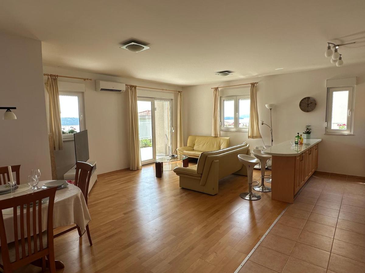 Aurora Luxury Apartment 트로기르 외부 사진