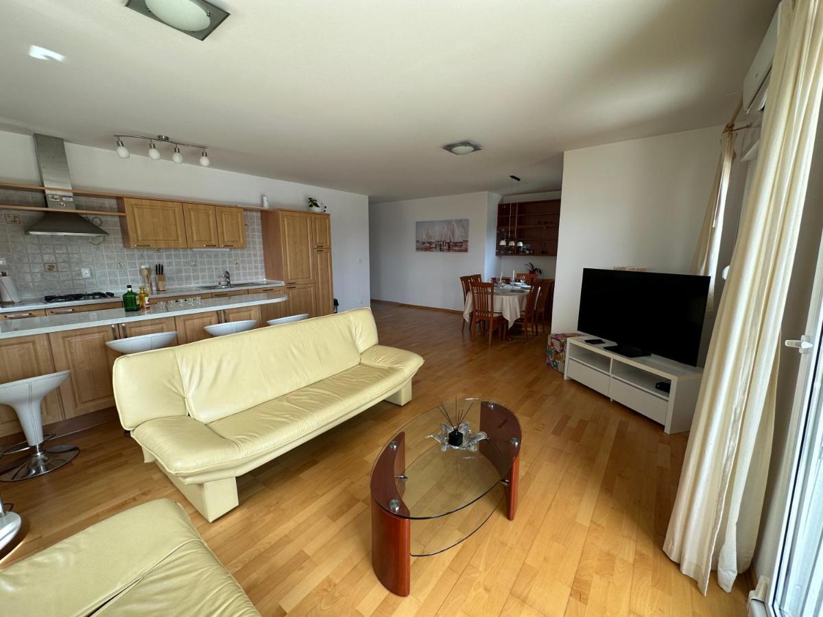 Aurora Luxury Apartment 트로기르 외부 사진